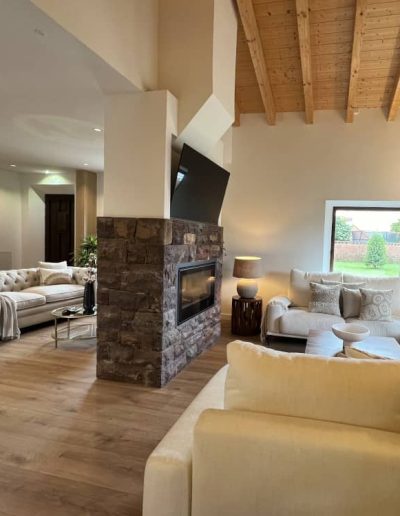 salon con chimenea casa rural asturias